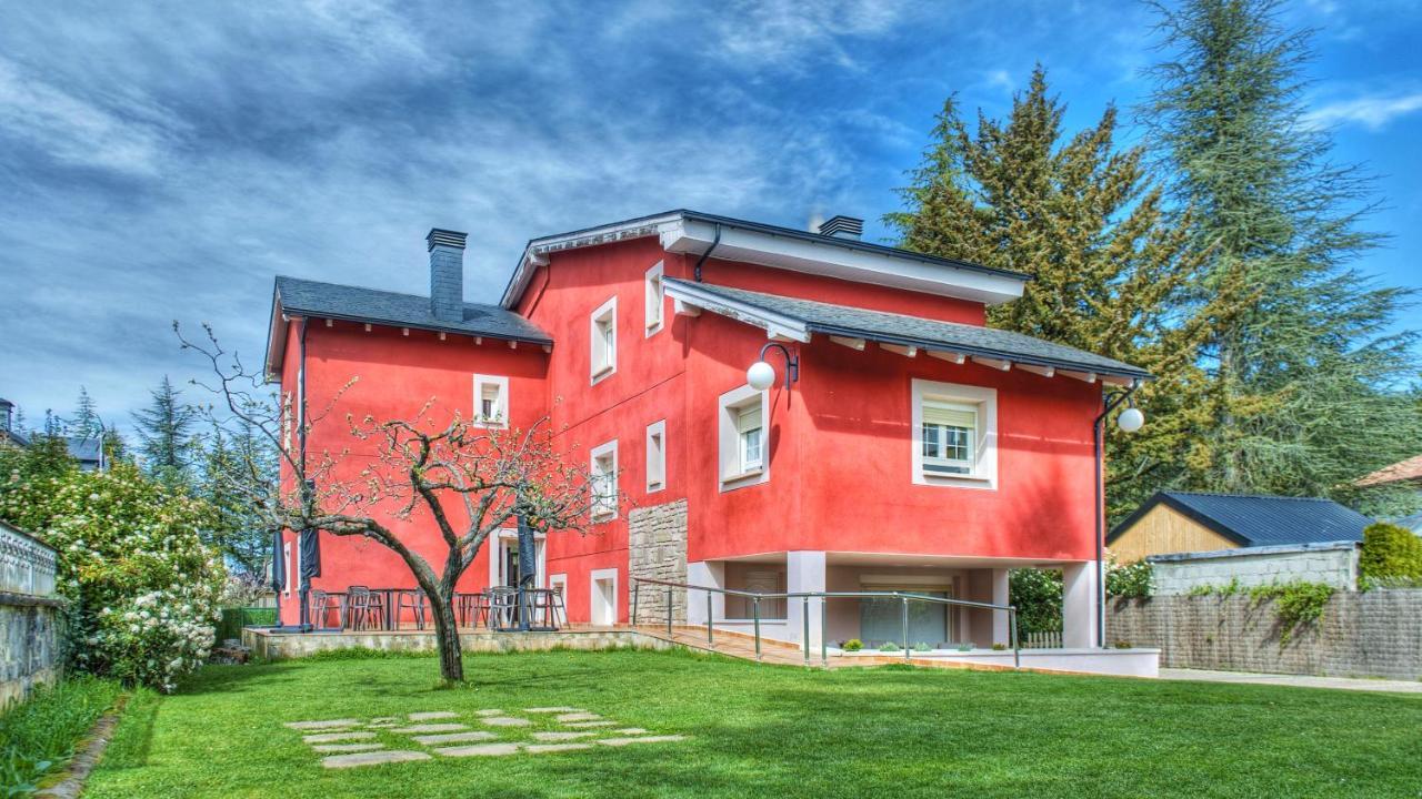 Pura Vida Pirineos Hotell Jaca Exteriör bild